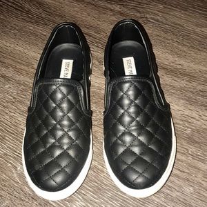 Steve Madden slip on